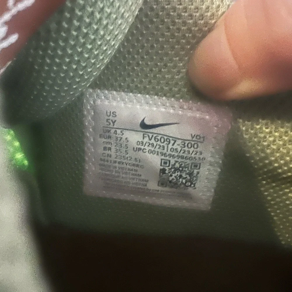 Nike kids ja 1‎ Halloween zombie